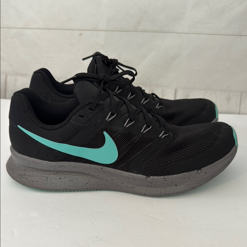 Nike Size 11 Swift 3 Black and Teal Running Athletic Shoes Sneakers Tennis Shoes